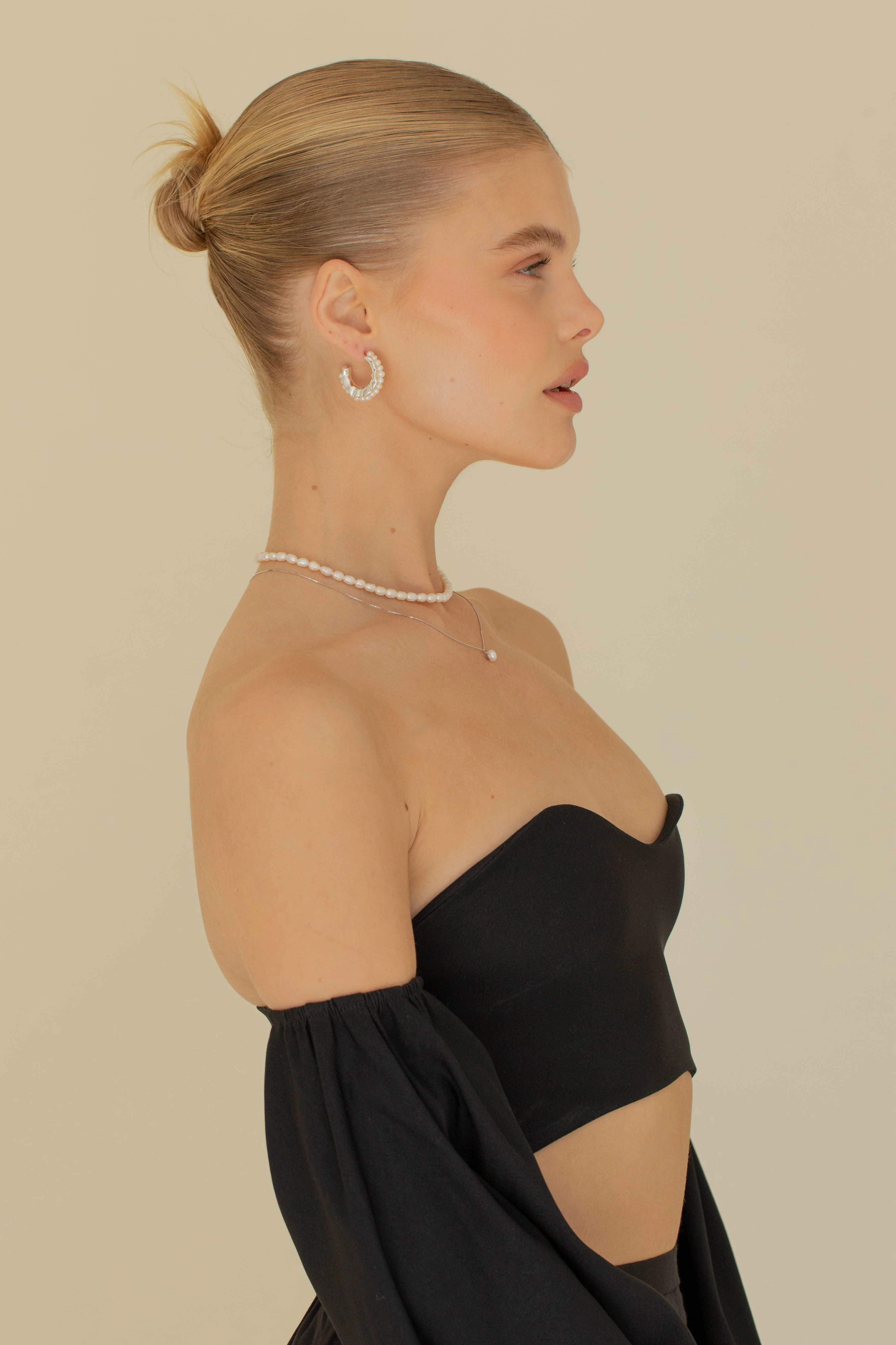 AELIA - Pearl Scalloped Hoop Earrings - Image 5