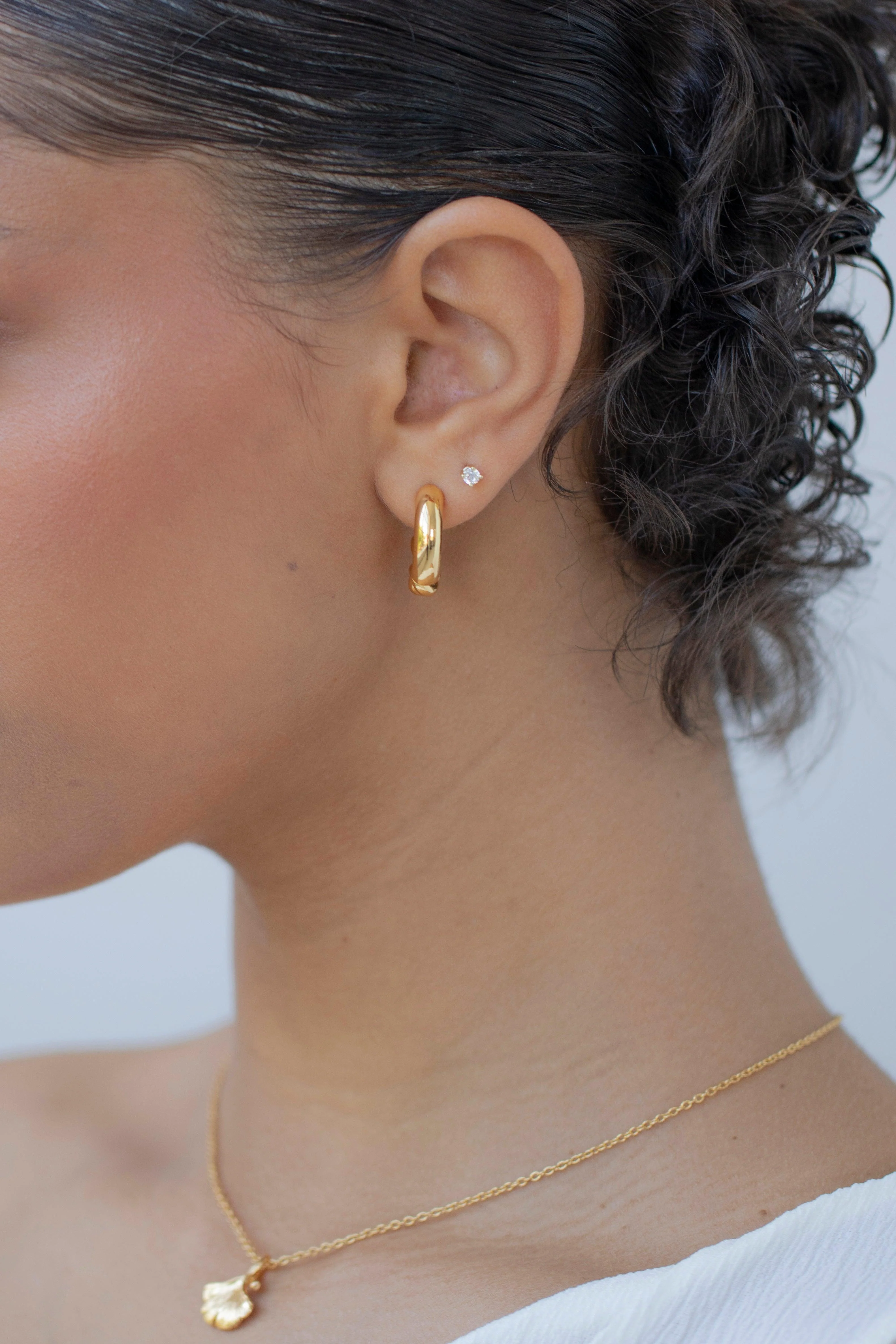 AMARA - Half Twist Gold Hoop Earrings - Image 4