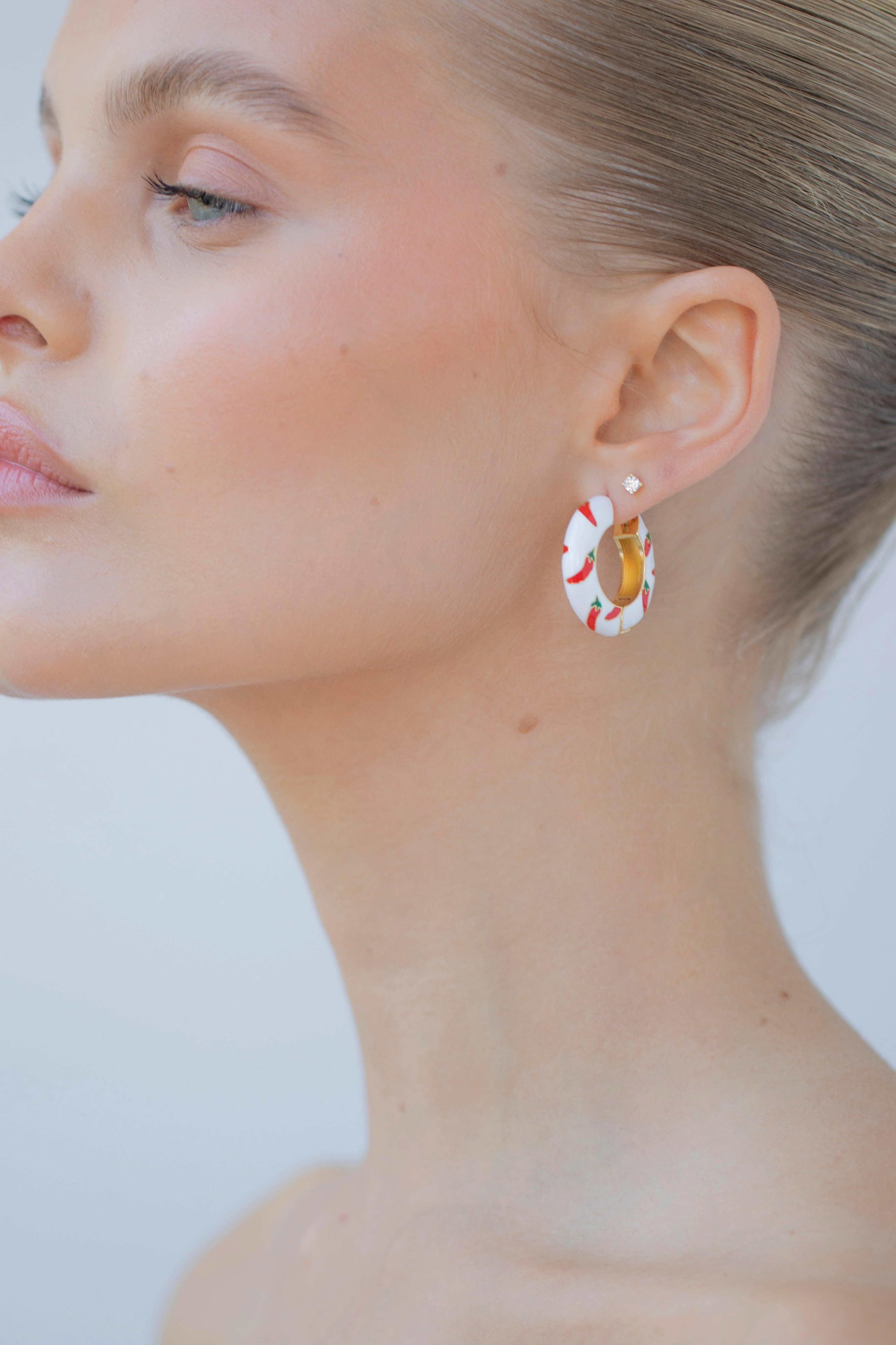 CHILLI - Gold Ceramic Hoop Earrings - Image 3