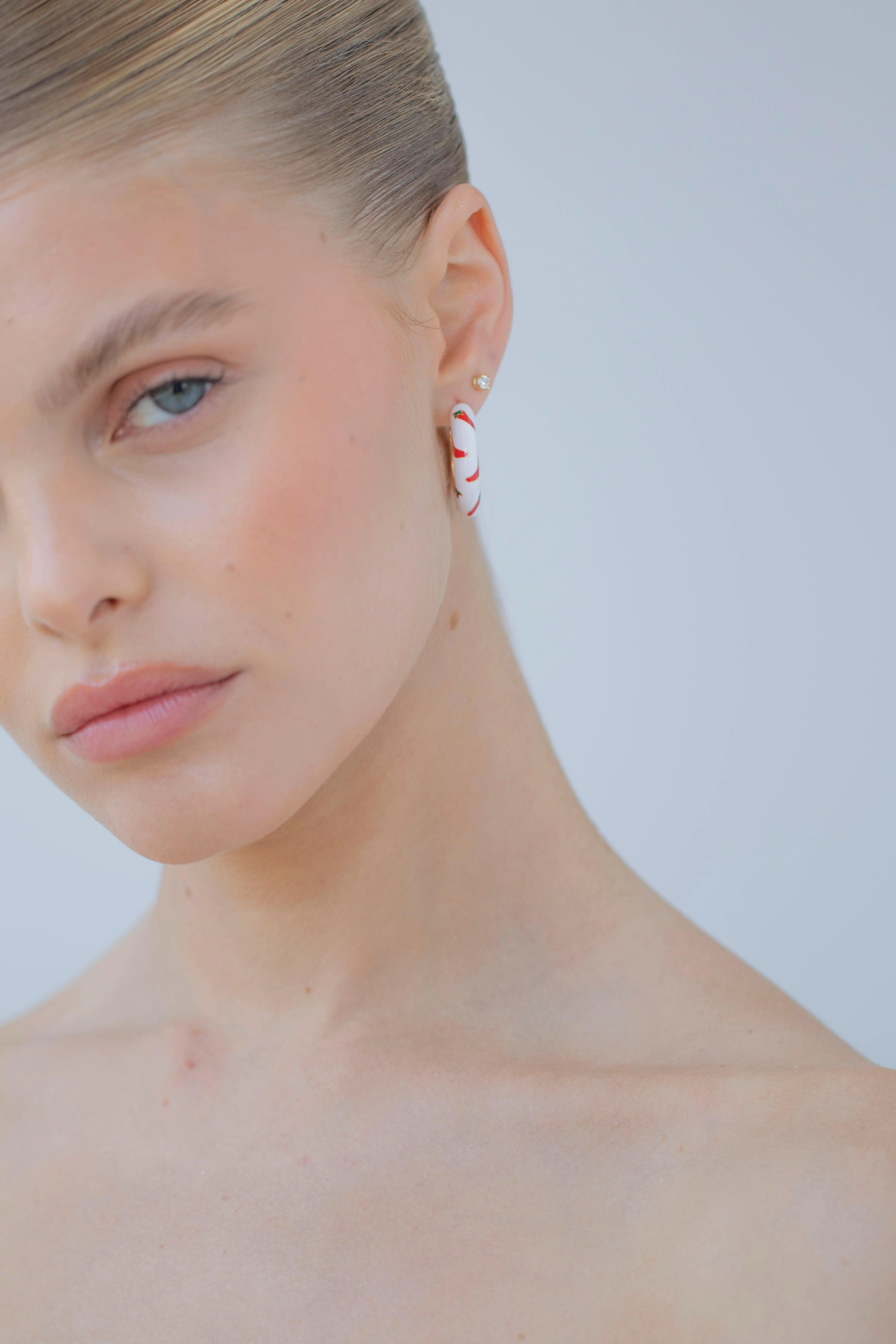 CHILLI - Gold Ceramic Hoop Earrings - Image 4