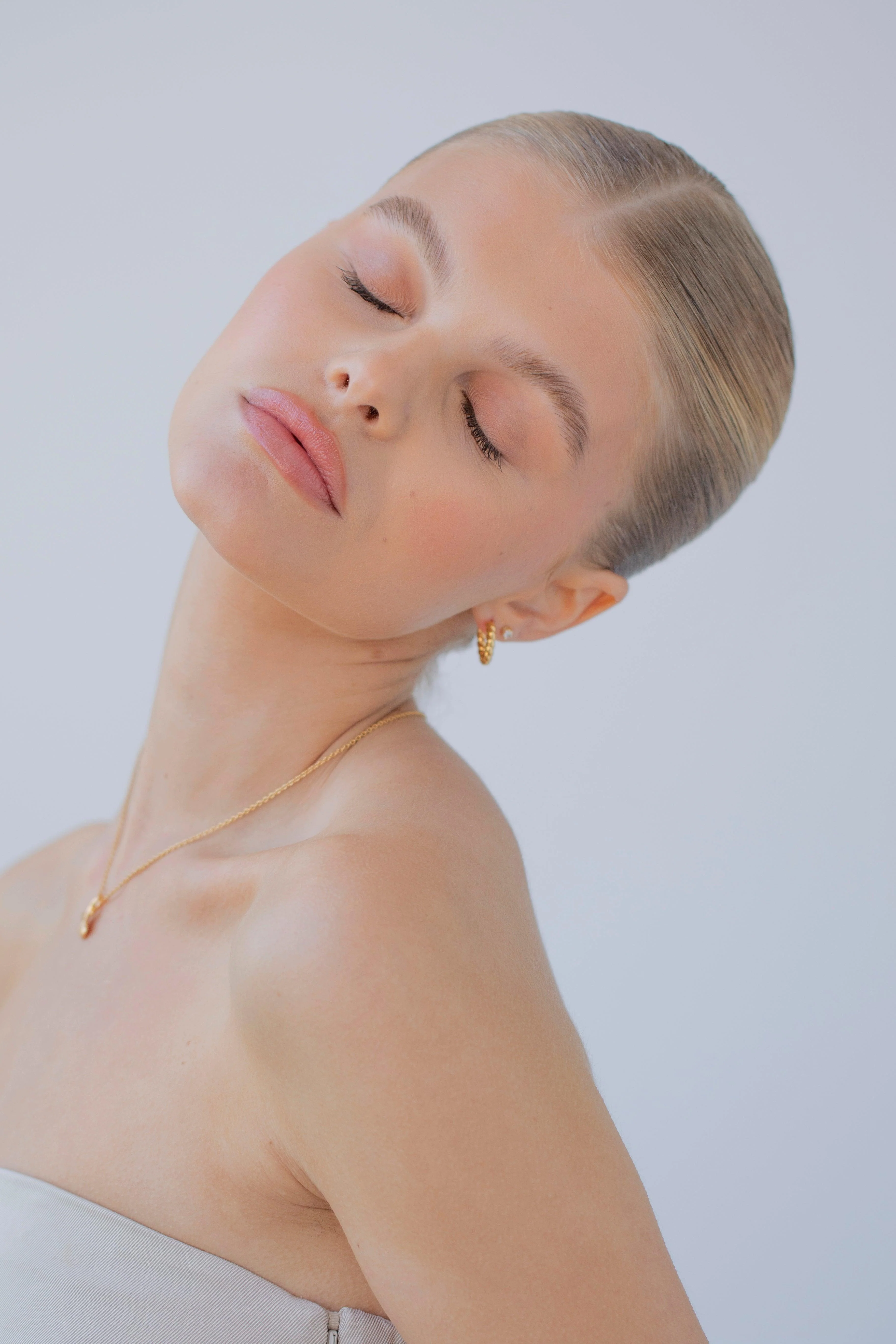 HANA - Twisted Rope Hoop Earrings - Image 5