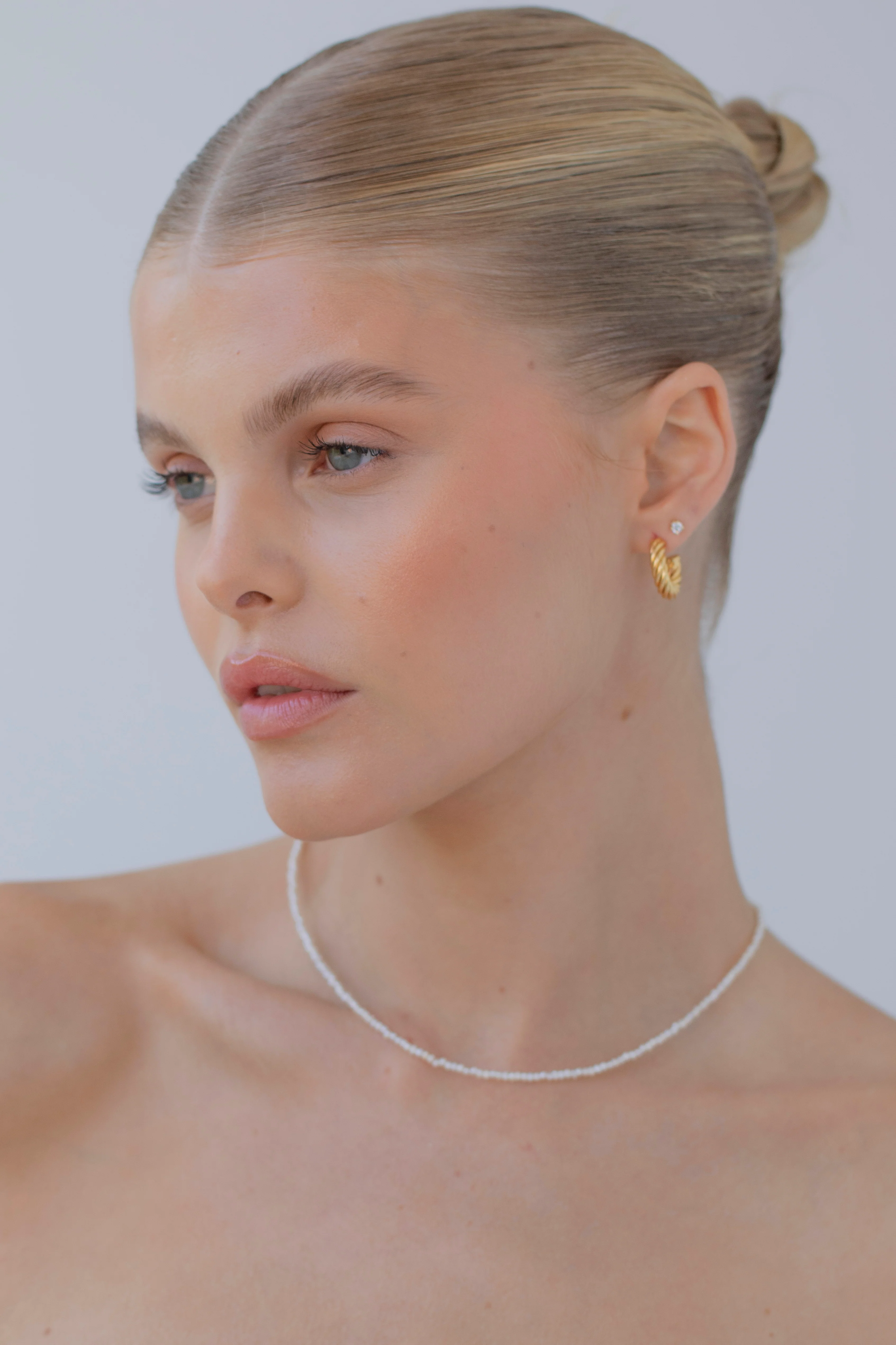JADE - Twisted Chunky Hoop Earrings - Image 4