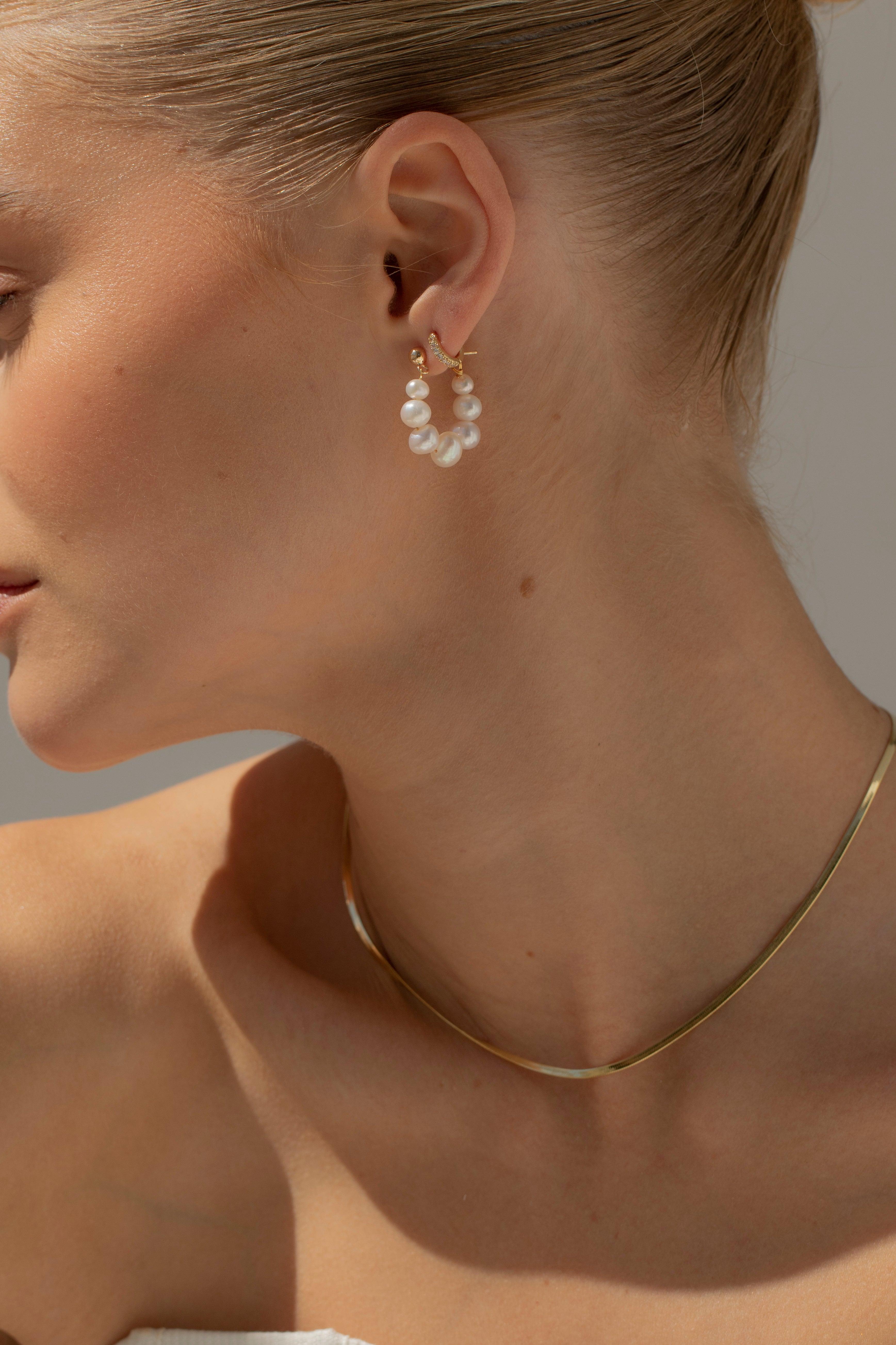 LAGUNA - Pearls Links Hooped Earrings - Image 2