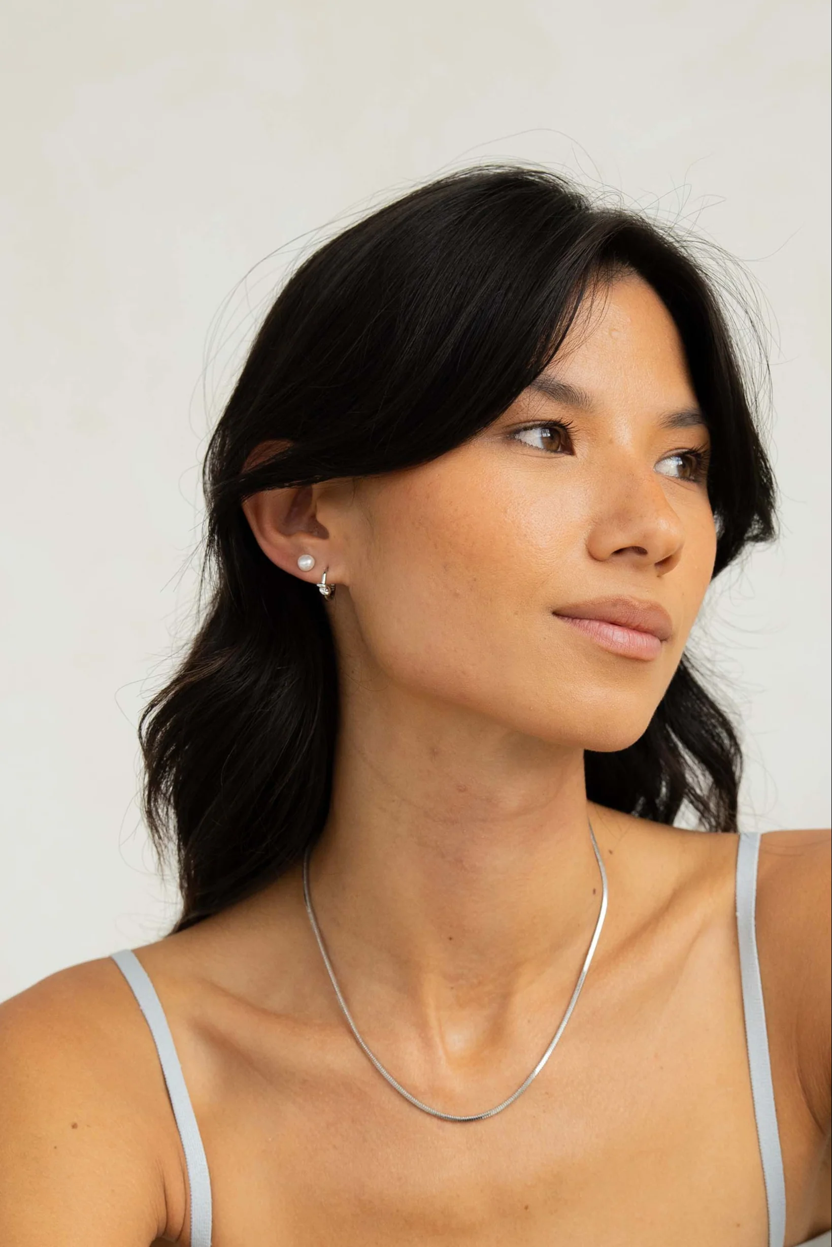 LUNA Mini - Knotted Hoop Earrings - Image 2