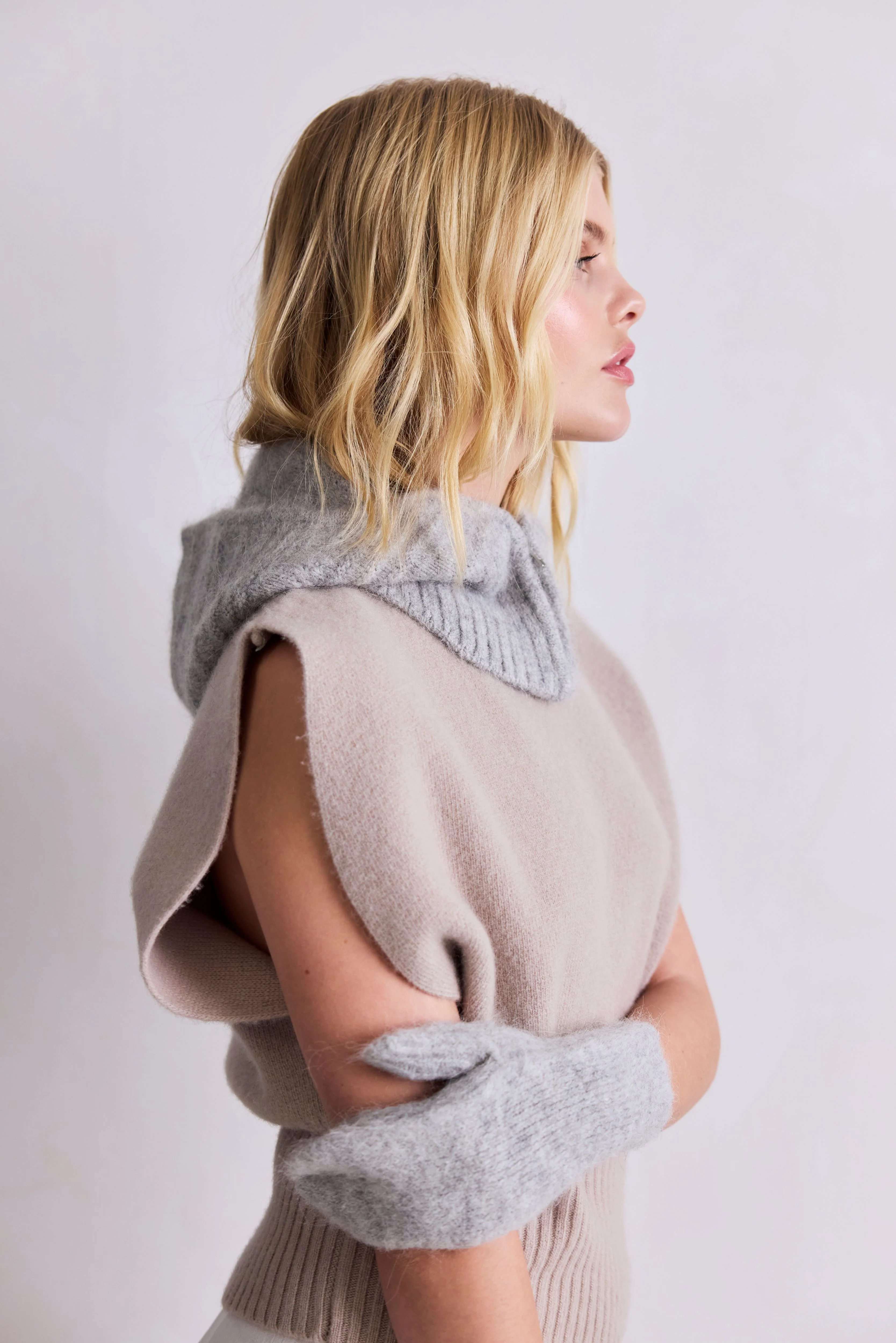 The Alpaca Mittens - Blizzard Grey - Image 2