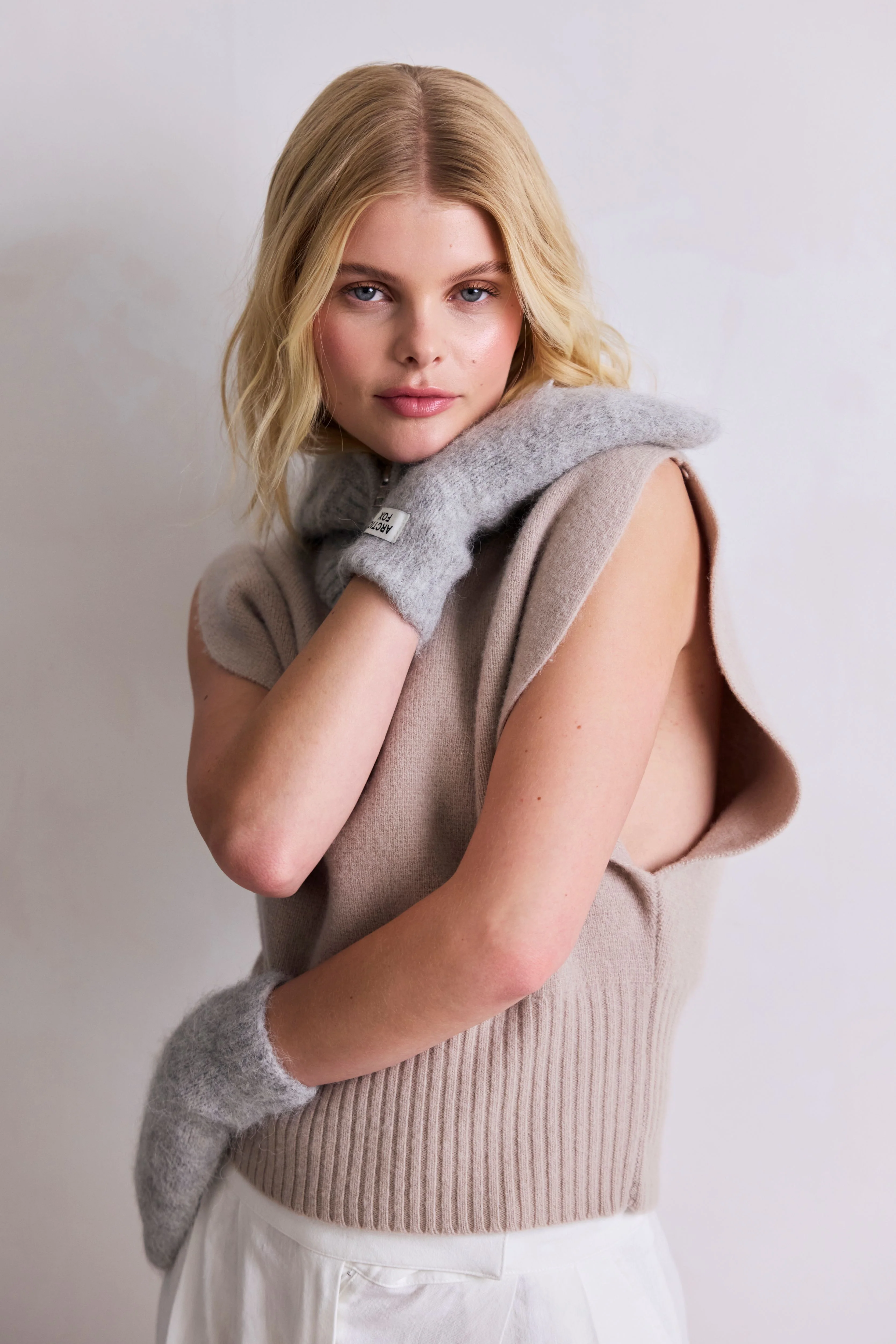 The Alpaca Mittens - Blizzard Grey - Image 3