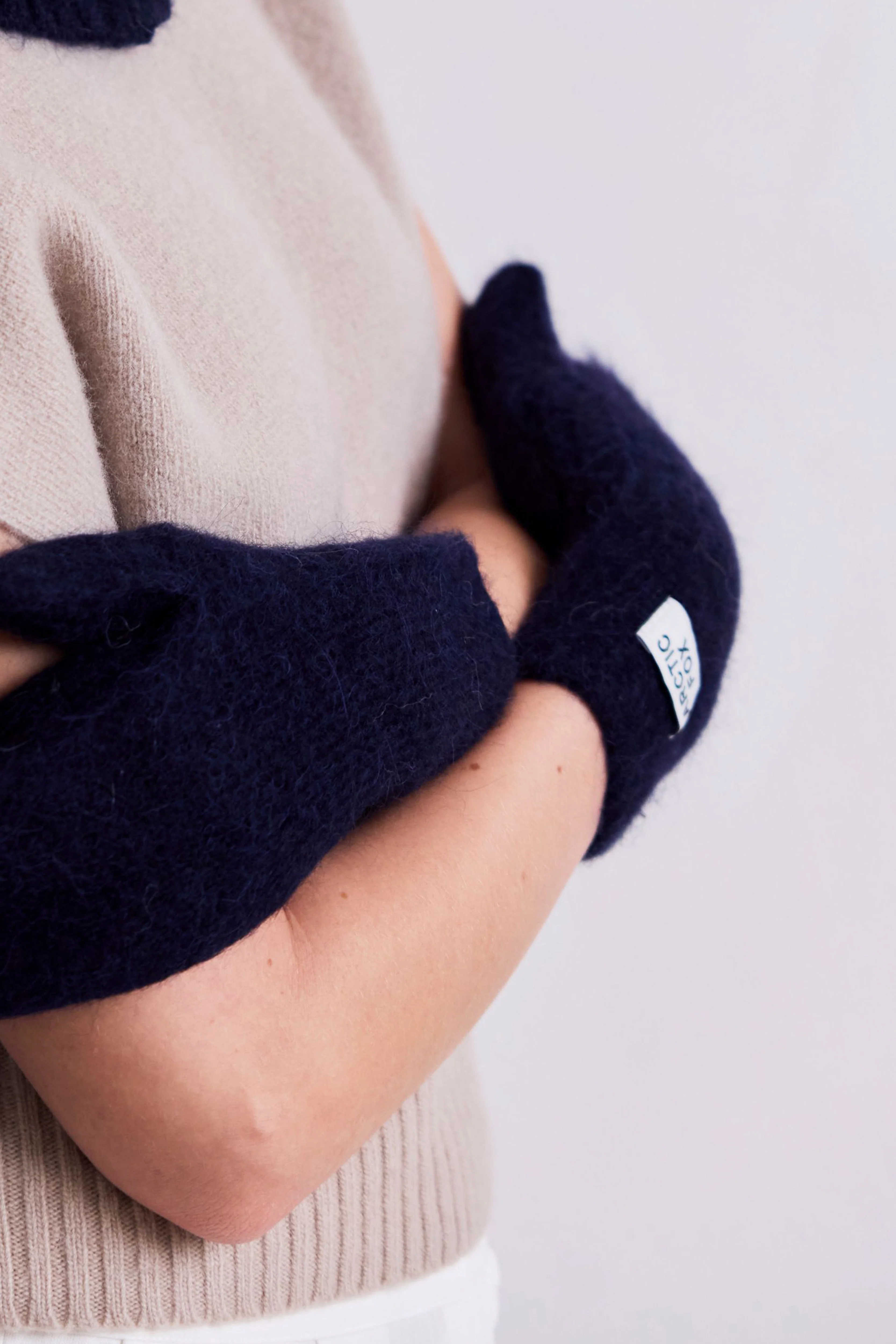 The Alpaca Mittens - Deep Sea Navy - Image 4