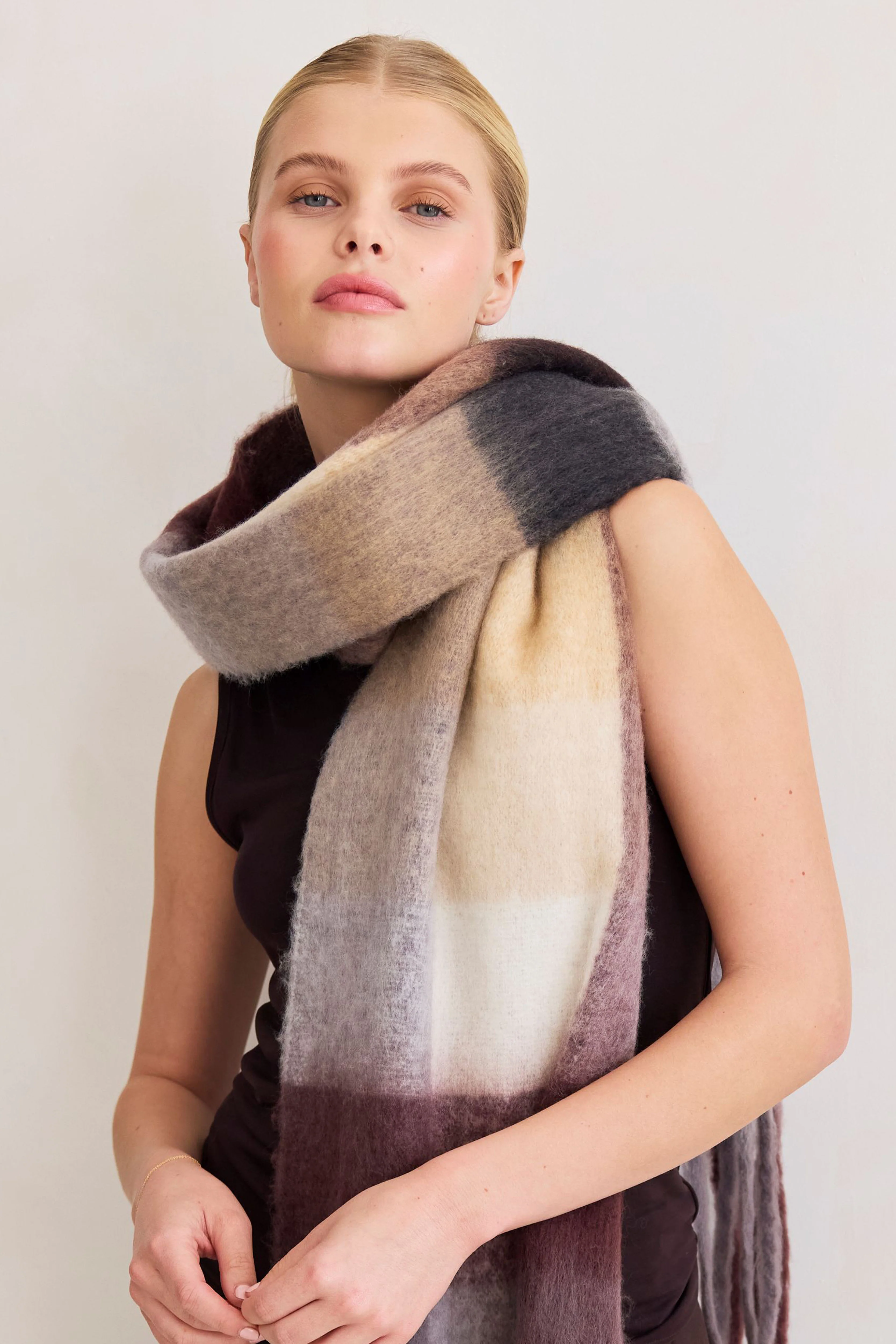 The Reykjavik Check Scarf - Dark Berry - Image 4
