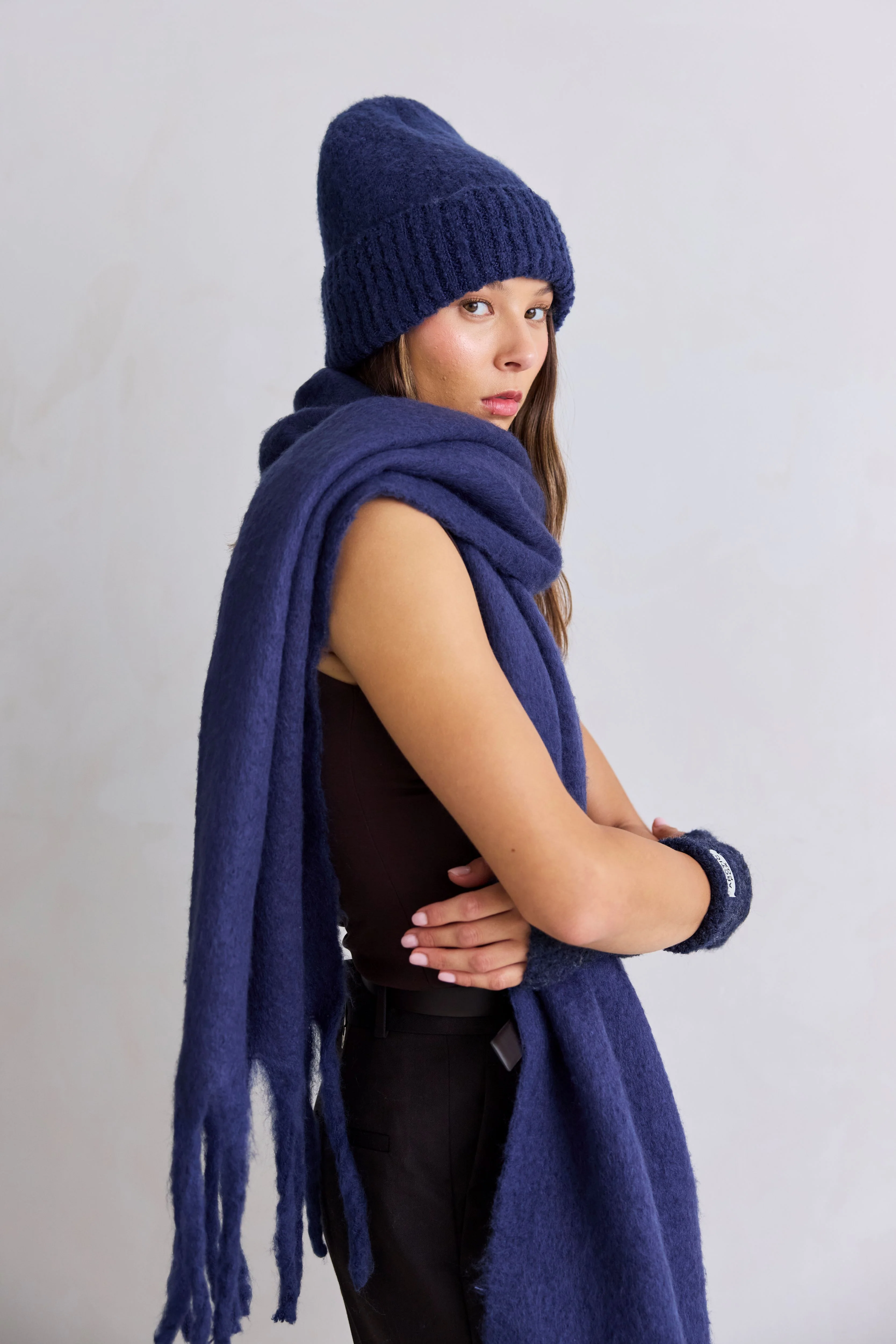 The Reykjavik Wool Blend Handwarmers - Midnight Blue - Image 5