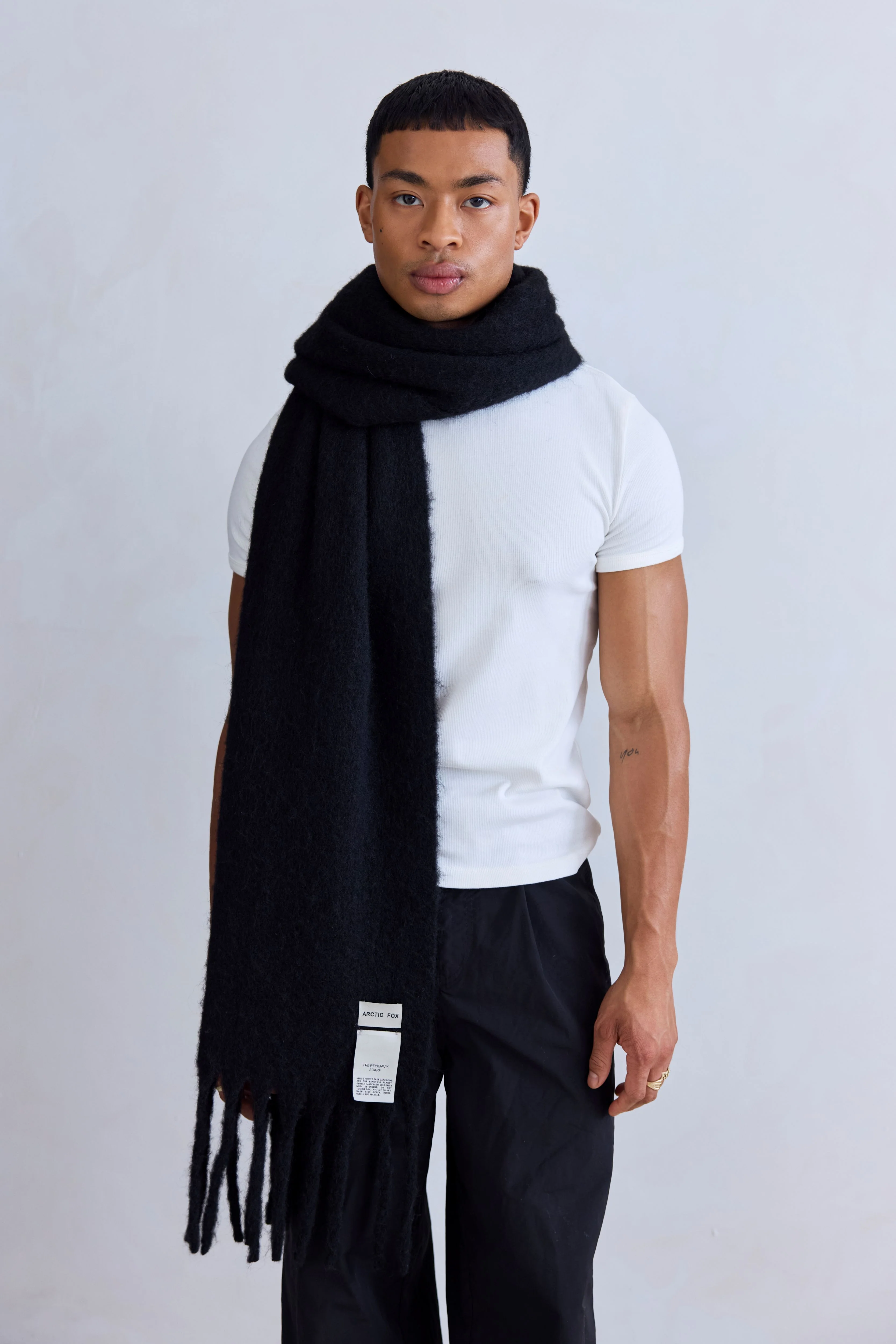 The Reykjavik Scarf with Wool - Black - Image 10