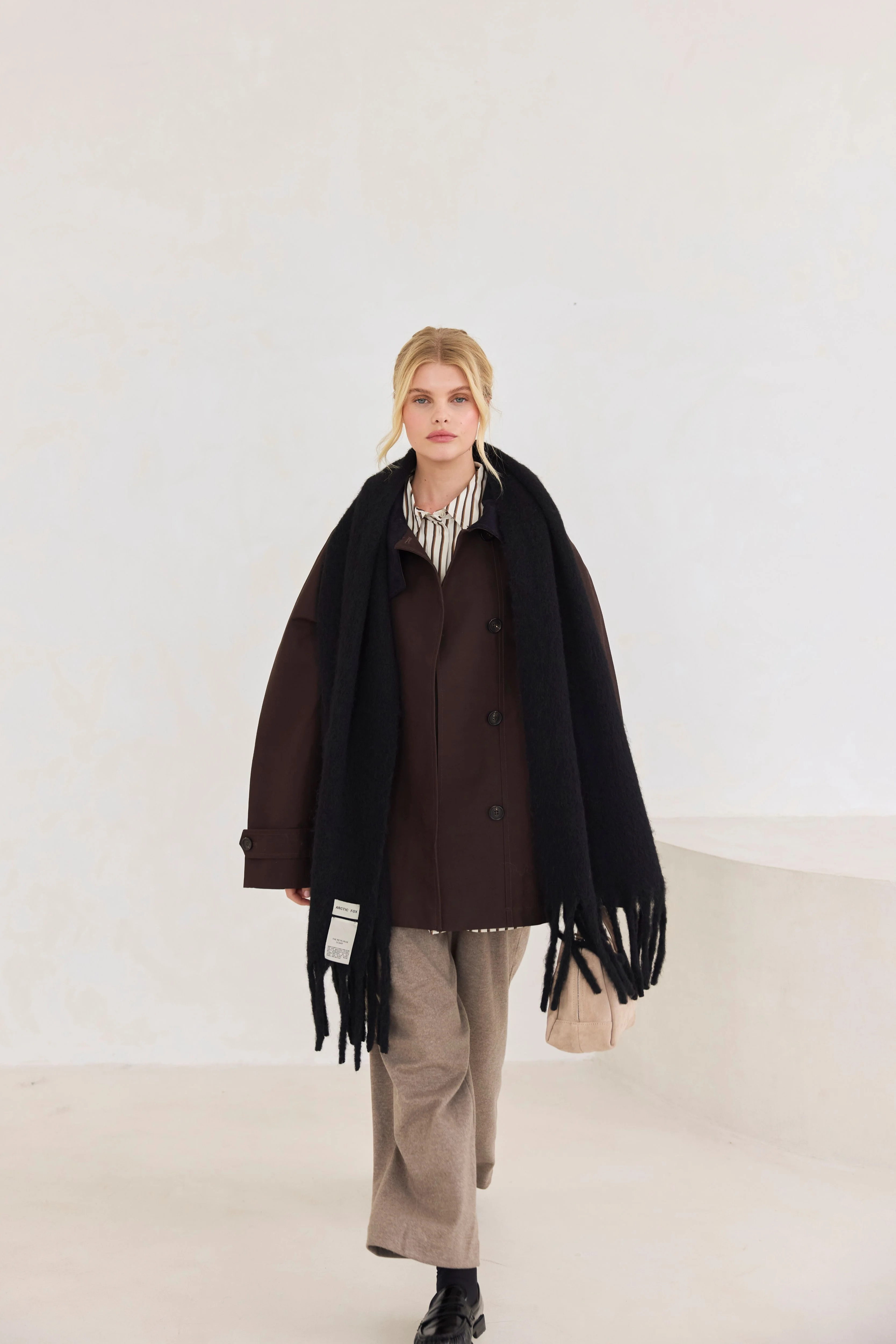 The Reykjavik Scarf with Wool - Black - Image 6