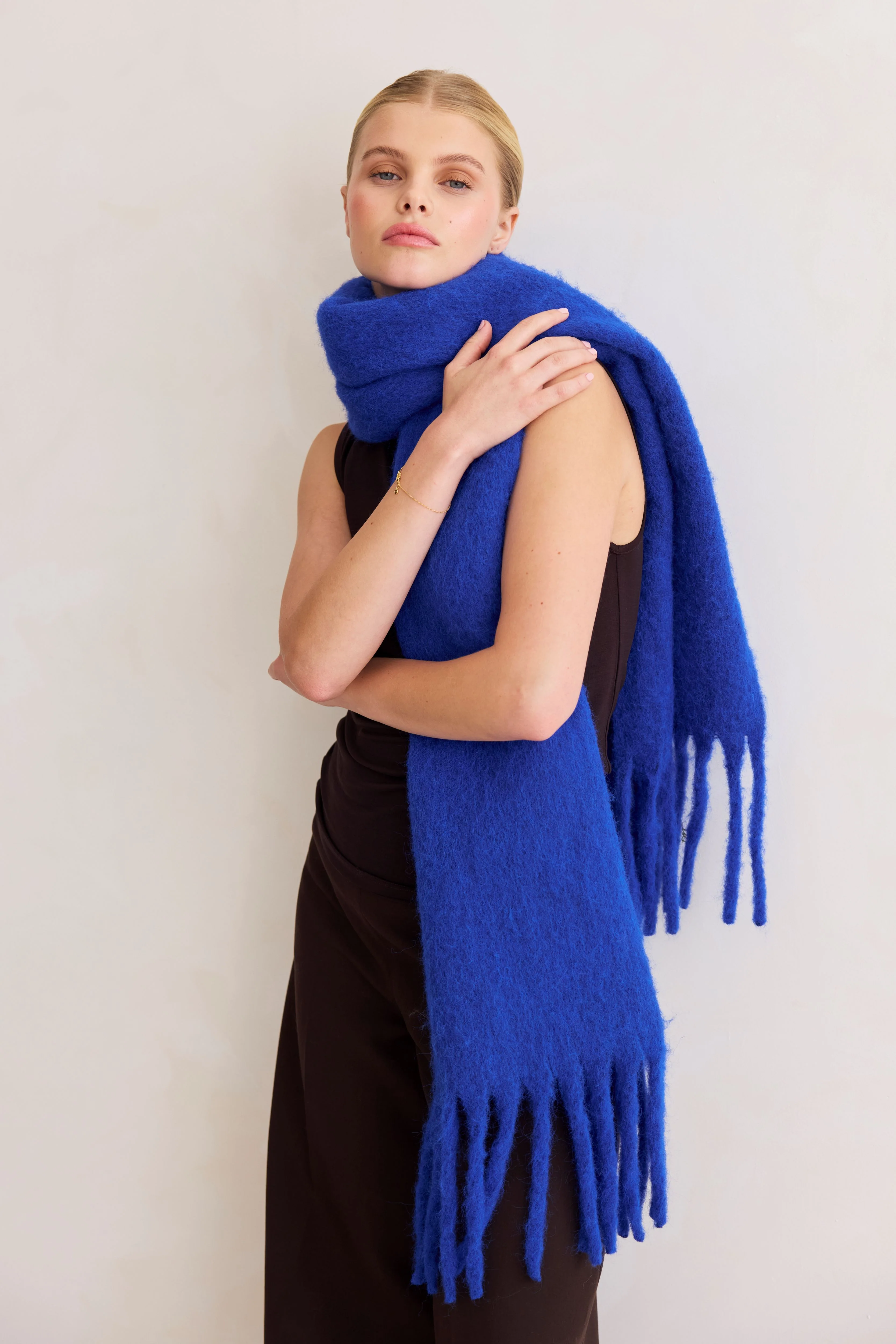 The Reykjavik Scarf with Wool - Electric Blue - Image 4