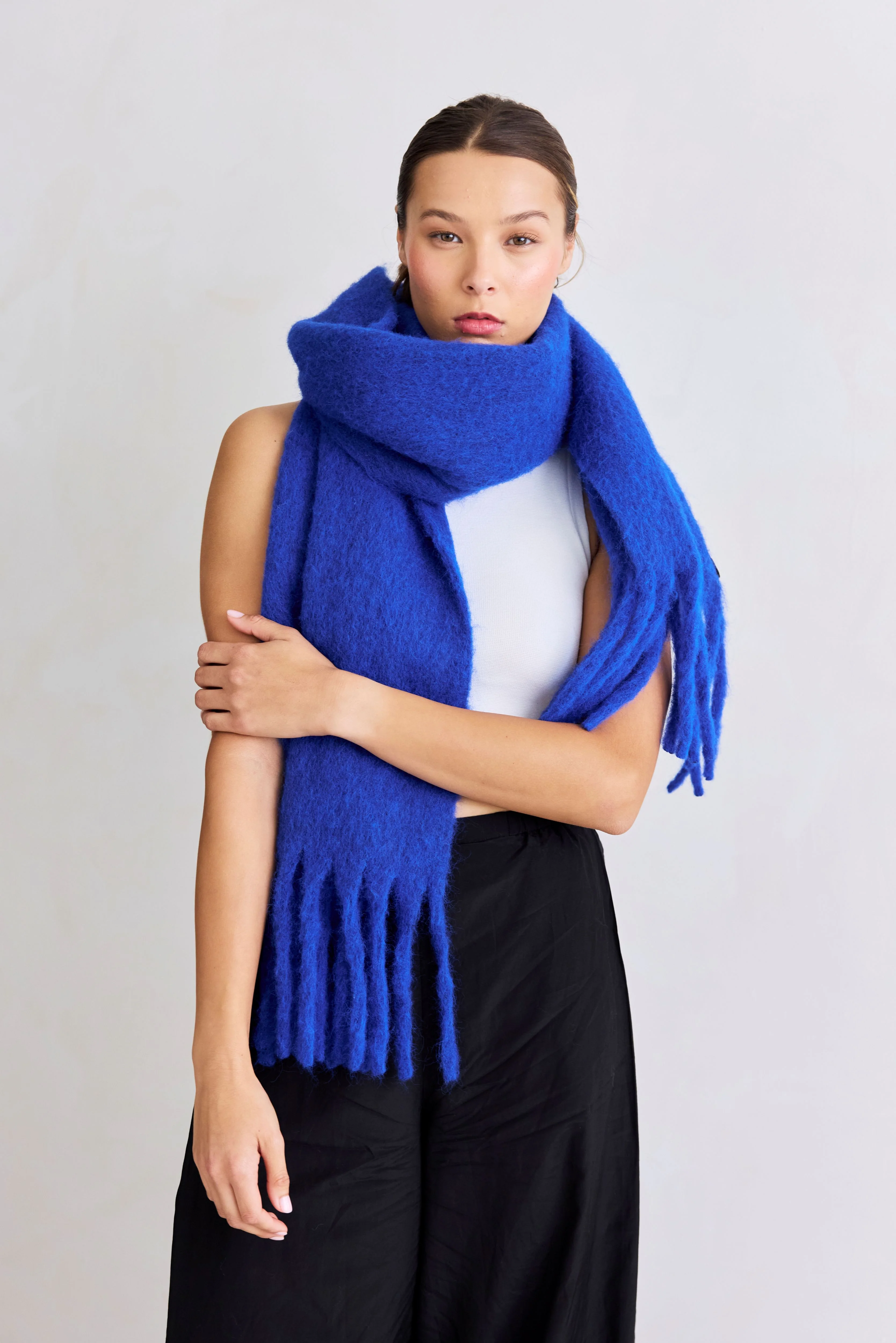 The Reykjavik Scarf with Wool - Electric Blue - Image 9