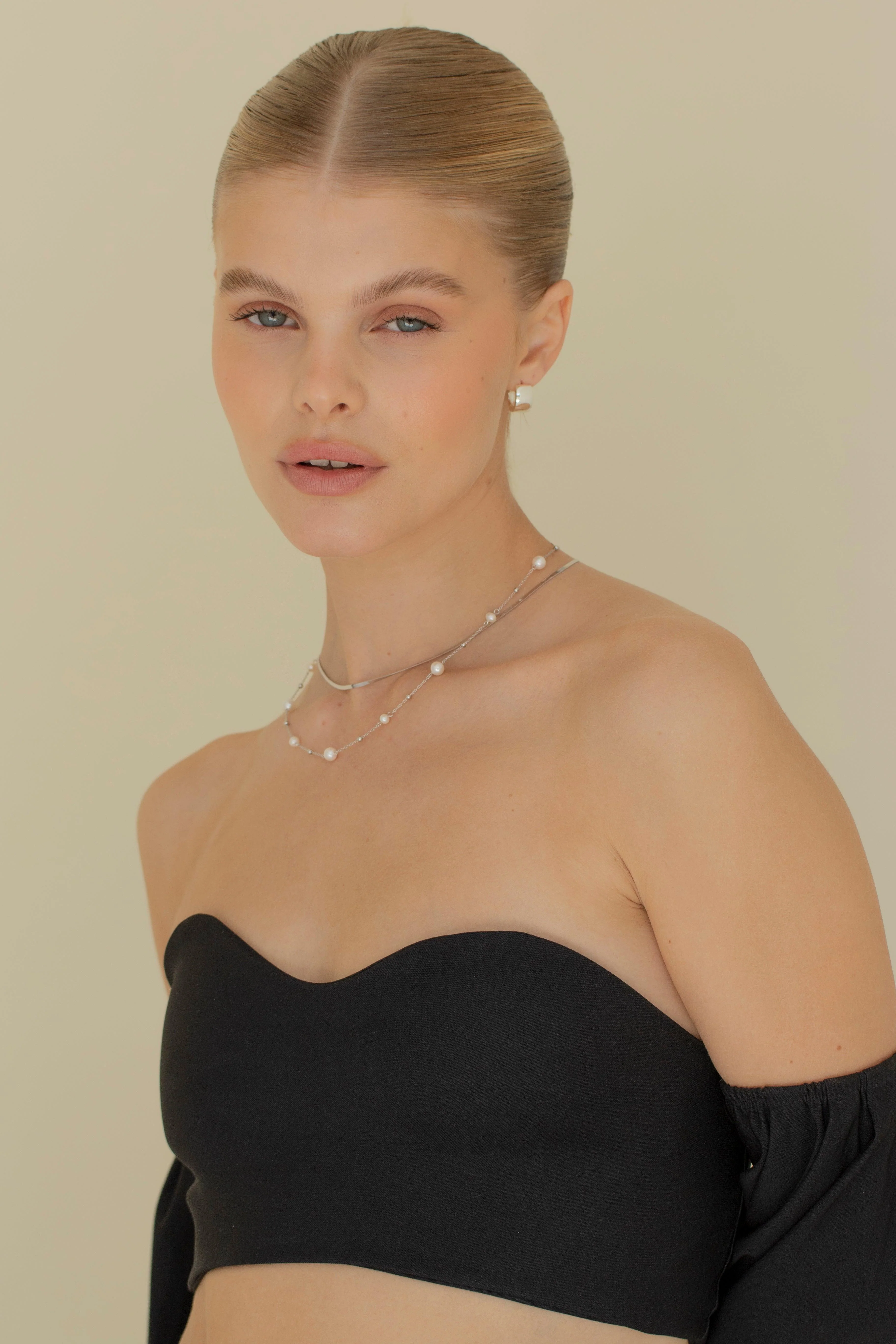 ZOE - Easy Everyday Hoop Earrings - Image 3